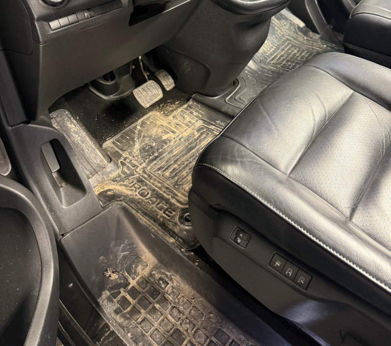 Przed detailingiem wnętrza